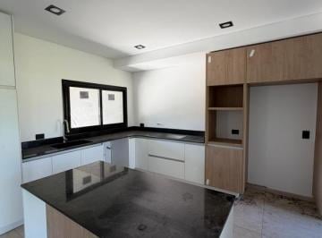 Casa · 163m² · 3 Ambientes · 2 Cocheras · Casa 2 Dorm. a Estrenar! Nuevo Malagueño