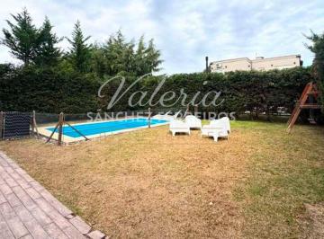 Casa · 141m² · 4 Ambientes · 2 Cocheras · Casa en Venta Altos de Hudson II - 4 Ambientes