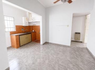 Casa · 98m² · 4 Ambientes · Casa Al Frente en Venta, Zona Colegio Verna.