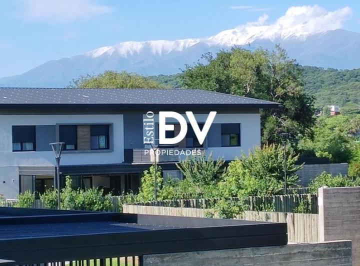 Casa · 97m² · 3 Ambientes · 1 Cochera