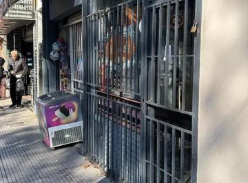 Local comercial · 25m² · Local en Alquiler - 1 Baño - 25 m - Tres de Febrero