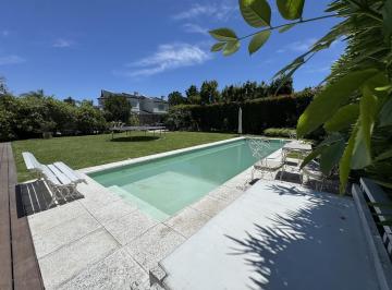 Casa · 250m² · 7 Ambientes · 1 Cochera · Casa en Venta en Talar del Lago 1