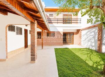 Casa · 250m² · 5 Ambientes · 2 Cocheras · Casa en Venta 5 Ambientes en Ramos Mejia
