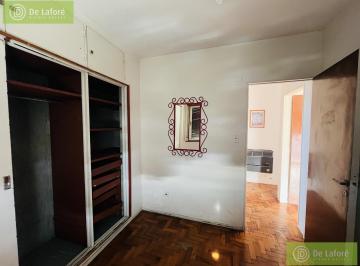 Departamento · 60m² · 3 Ambientes · Venta - Dpto. 3 Amb. en Vte. López Sobre Av Maipú, Piso Alto, Vistas Abiertas y a Actualizar!