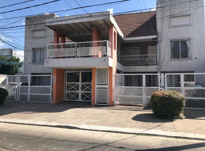 Casa · 40m² · 2 Ambientes · 1 Cochera