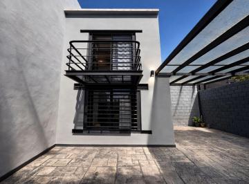 Casa · 87m² · 3 Ambientes · 1 Cochera · Venta Casa Quilmes Oeste