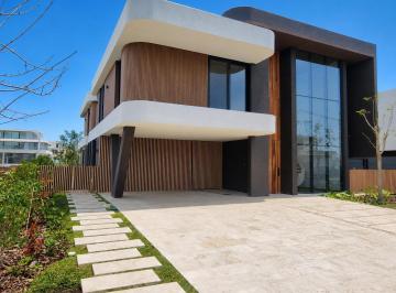 Casa · 500m² · 6 Ambientes · 4 Cocheras · Casa de 6 Ambientes en Venta en El Yacht, Nordelta