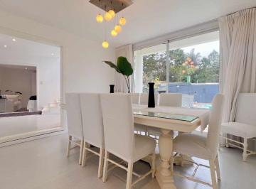 Casa · 264m² · 4 Ambientes · 1 Cochera · Venta Casa 4 Amb Barrio Grosellar Apto Credito