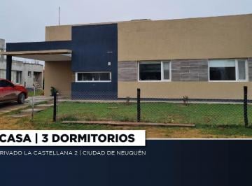 Casa · 135m² · 4 Ambientes · 1 Cochera · Casa 3 Dorm. con Pileta | B° Privado