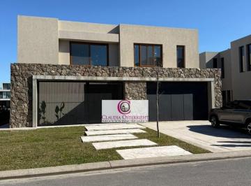 Casa · 429m² · Casa en Venta en El Yacht, Nordelta, Tigre