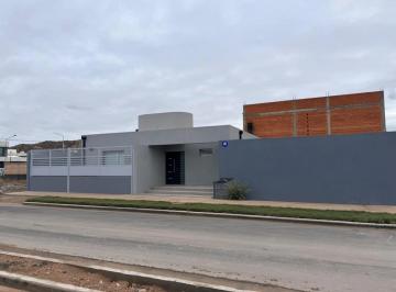 Casa de 3 ambientes, Neuquén · Única Oportunidad: Casa en Terreno Independiente en Rincón del Río