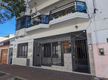 Departamento · 64m² · 3 Ambientes · Depto 3 Amb en Venta en Wilde C/patio