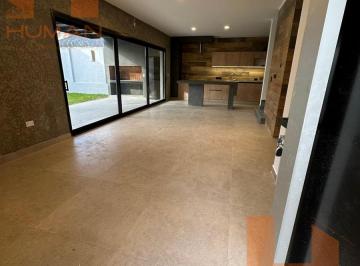 Casa · 150m² · 4 Ambientes · 1 Cochera · Housing Arguello 2/3 Dorm. Exc. Terminaciones