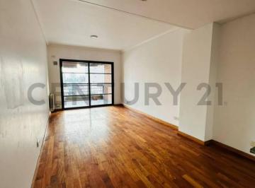 Departamento · 45m² · 2 Ambientes · 1 Cochera · Departamento 2 Ambientes con Cochera y Balcón Al Frente