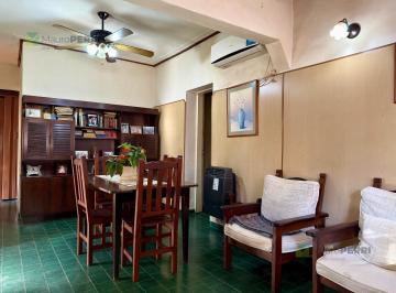 PH · 84m² · 3 Ambientes · 2 Cocheras · PH en Venta en Los Hornos | 2 Dorm. | Cochera | Jardín
