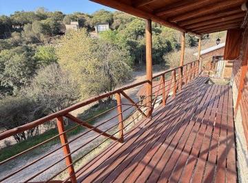 balcón terraza cabaña 2 · Amplio Terreno con Dos Cabañas y Vista a Las Sierras