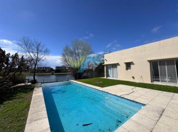 Casa · 200m² · 4 Ambientes · 1 Cochera · Alquiler Anual de Casa Amoblada a La Laguna - El Cazal