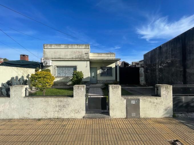 Casa · 180m² · 5 Ambientes · 1 Cochera