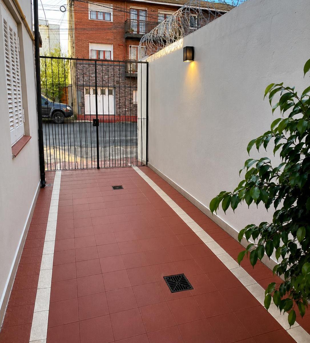 Depto 1 amb, 25m² sin expensas y cochera — San Juan