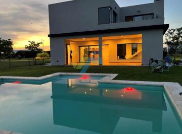 Casa · 200m² · 4 Ambientes · 2 Cocheras · Casa en Venta en Ceibos, Puertos, Escobar