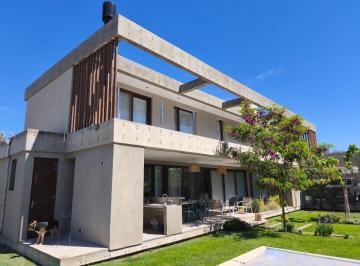 Casa de 5 ambientes, Neuquén · En Venta Exclusiva Casa 3 Dorm. B° Cerrado, Neuquen Capital