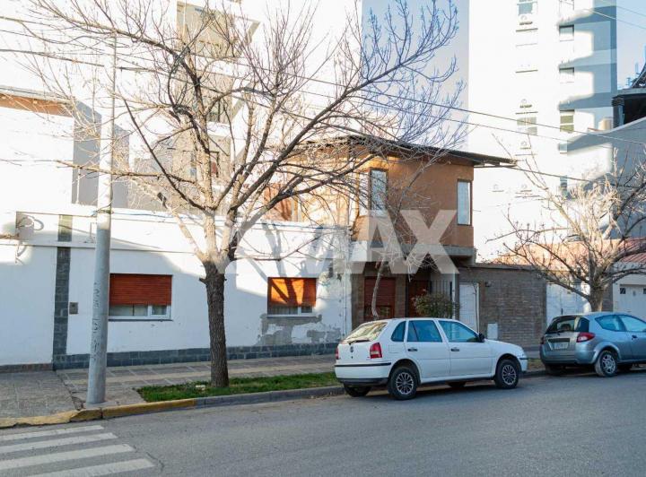Casa · 175m² · 6 Ambientes · 1 Cochera