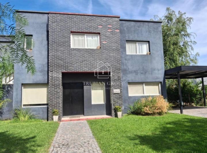 Casa · 190m² · 4 Ambientes · 4 Cocheras