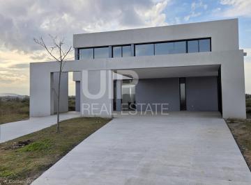 Casa · 282m² · 8 Ambientes · 4 Cocheras · Casa Al Rio en Amarras, Puertos del Lago, Escobar