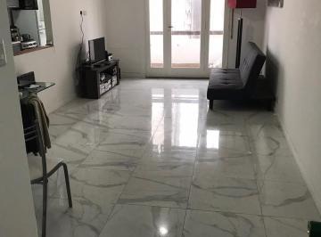 Departamento · 65m² · 4 Ambientes · 1 Cochera · Departamento Rioja y Bv Oroño con Cochera