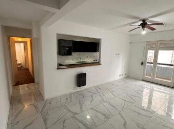 Departamento · 65m² · 4 Ambientes · 1 Cochera · Departamento Rioja y Bv Oroño con Cochera