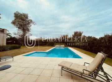 Casa · 420m² · 5 Ambientes · 2 Cocheras · Casa en Venta en Pilara en La Berlina