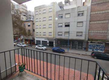 Departamento · 33m² · 2 Ambientes · Venta Departamento 2 Ambientes Al Frente con Balcon y Patio en Guemes