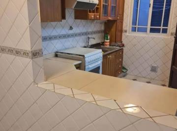 Departamento · 60m² · 3 Ambientes · Departamento en Venta - 2 Dorm. 1 Baño - 60 m - Flores