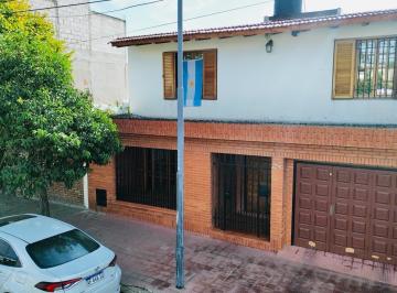 Casa · 224m² · 3 Ambientes · 1 Cochera · Casa en Venta en San Vicente