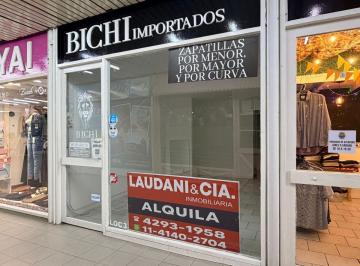 Local comercial , Almirante Brown · Local Comercial en Galería Céntrica