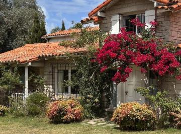 frente · Oportunidad Casa de 9 Amb con 3494 m² de Terreno