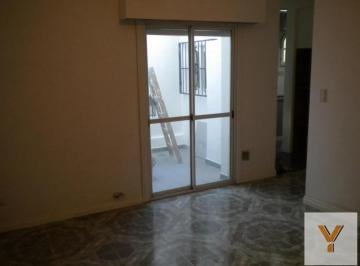 Casa · 160m² · 6 Ambientes · Casa en Alquiler - 3 Dorm. 3 Baños - 200 m - Villa Luro