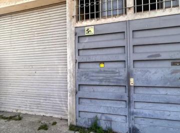 Bodega-Galpón · 147m² · Galpon de 147 m² en Alquiler en Lanus