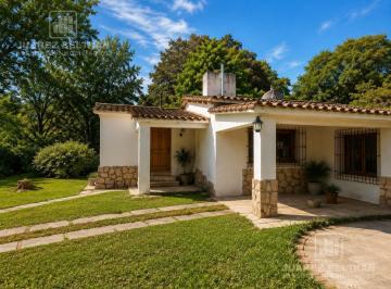 Casa · 197m² · 6 Ambientes · 1 Cochera · Venta - Casa de 3 Dorm. a Reciclar - Barrio San Alfonso