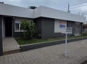 Casa · 250m² · 12 Ambientes · 1 Cochera · Casa - Cordoba Capital