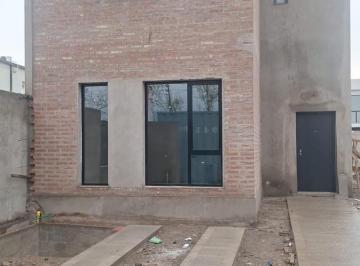 PH · 123m² · 5 Ambientes · 1 Cochera · PH en Venta B° Rincon Lindo