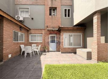 Casa · 206m² · 5 Ambientes · 1 Cochera · Casa 5 Amb C/local en Venta en Devoto - Lote Propio