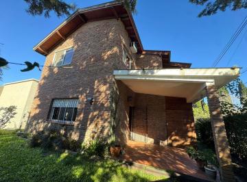 Casa · 140m² · 5 Ambientes · 3 Cocheras · Casa en Venta Barrio Montecarlo