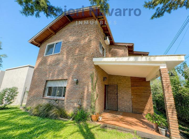 Casa · 140m² · 5 Ambientes · 3 Cocheras