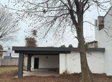 Casa · 45m² · 2 Ambientes · 5 Cocheras · Casa en Venta a Reciclar - Barrio Montecarlo