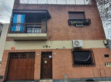 PH · 110m² · 5 Ambientes · PH Al Frente, 5 Ambientes, Patio y Terraza en Vélez Sarsfield – Sin Expensas.