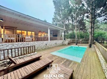 Casa · 310m² · 7 Ambientes · 4 Cocheras · Maritimo 3 - Costa Esmeralda - Casa con Galeria, Parrilla, Pileta - Venta
