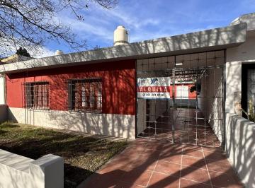 Casa · 70m² · 4 Ambientes · 2 Cocheras · Casa Barrio Dean Funes