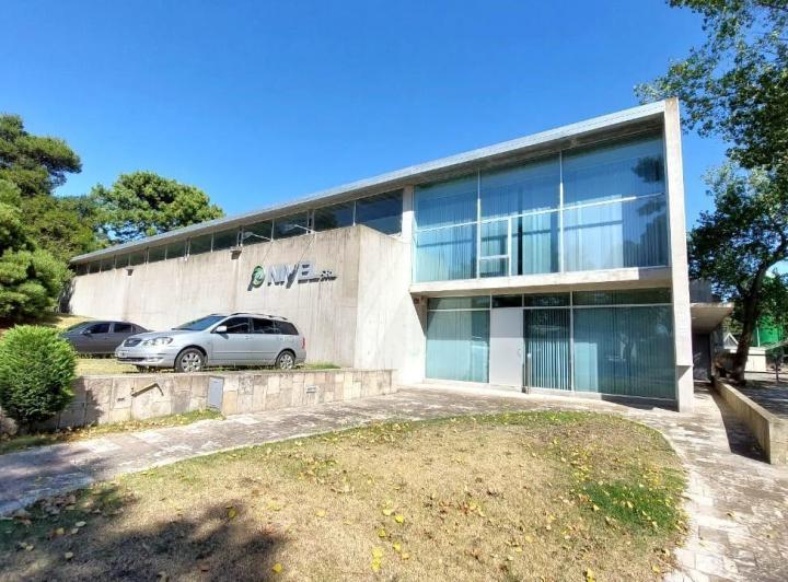 Bodega-Galpón · 1174m²
