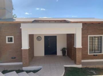Casa · 248m² · 6 Ambientes · 1 Cochera · Venta Casa 2 Dorm. Icho Cruz Cordoba